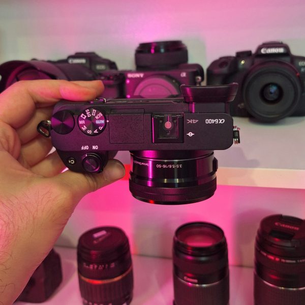 دوربین دست دوم Sony a6400 همراه لنز 50-16 میلی متر
